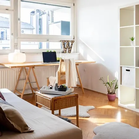 Cute And Sunny In The City Center Apartment Laibach